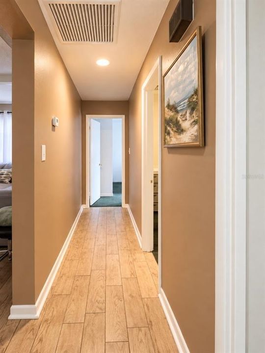 For Sale: $400,000 (4 beds, 2 baths, 1296 Square Feet)