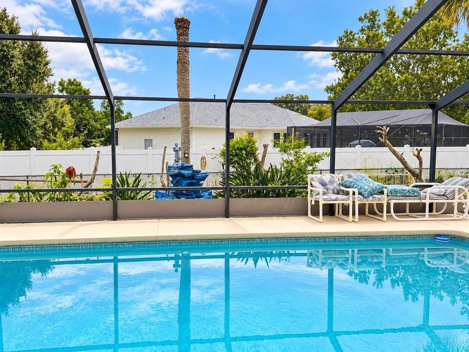 For Sale: $400,000 (4 beds, 2 baths, 1296 Square Feet)