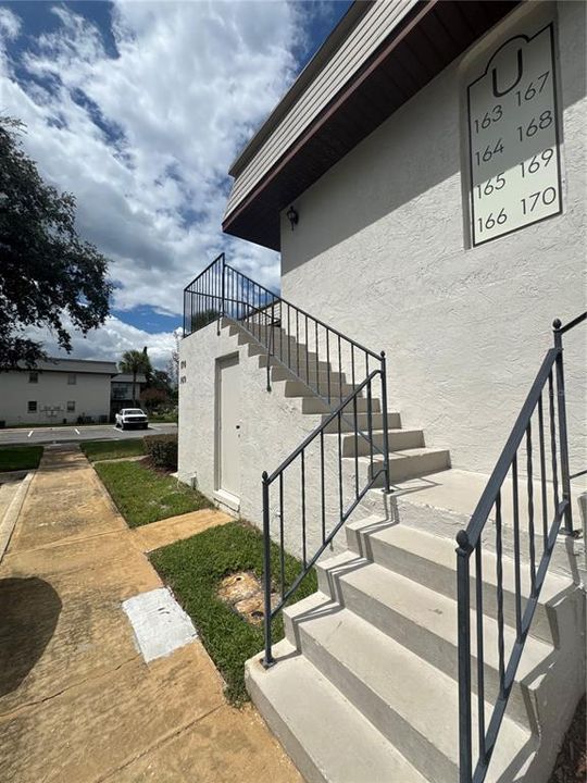 For Rent: $1,750 (2 beds, 2 baths, 918 Square Feet)