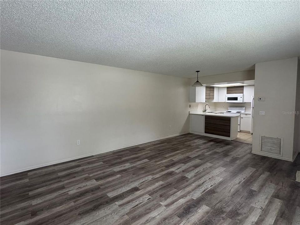 For Rent: $1,750 (2 beds, 2 baths, 918 Square Feet)