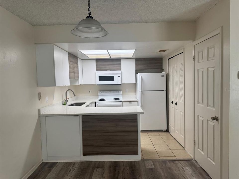 For Rent: $1,750 (2 beds, 2 baths, 918 Square Feet)