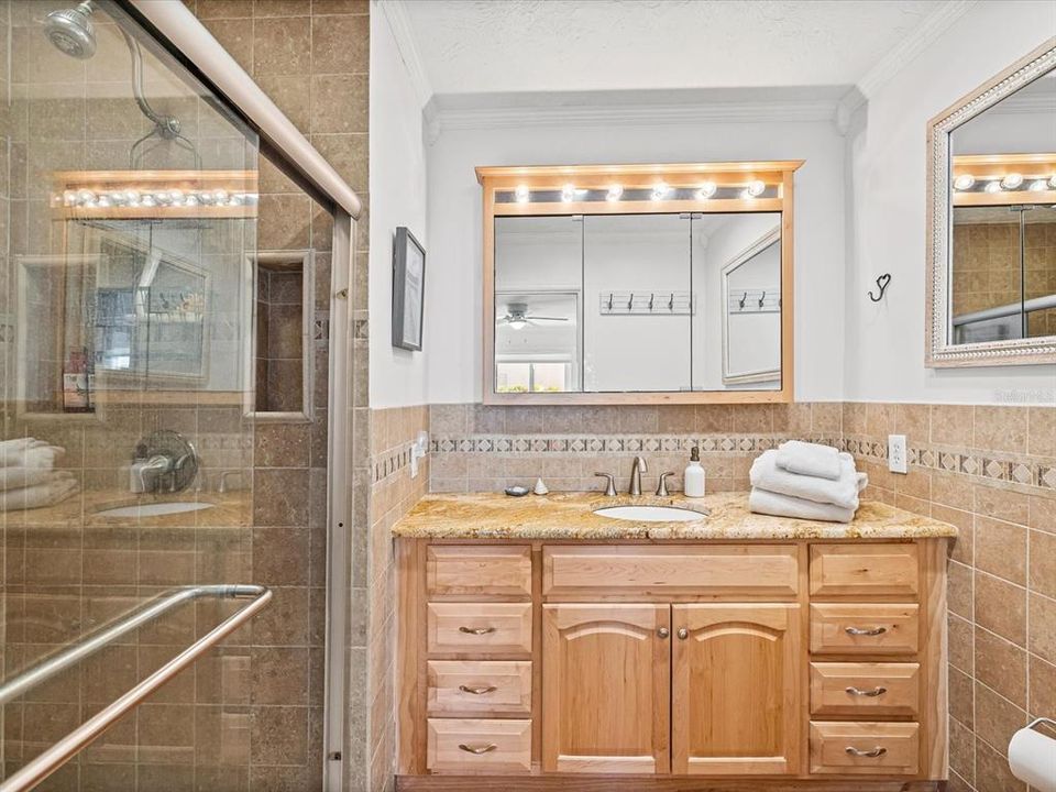 В аренду: $7,000 (3 спален, 2 ванн, 2272 Квадратных фут)