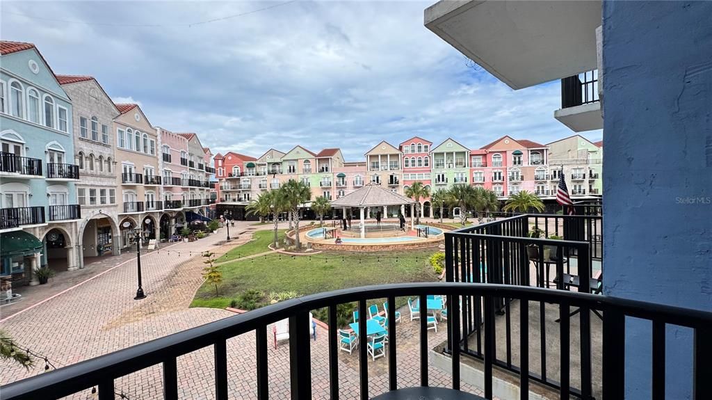 For Sale: $220,000 (2 beds, 2 baths, 1250 Square Feet)