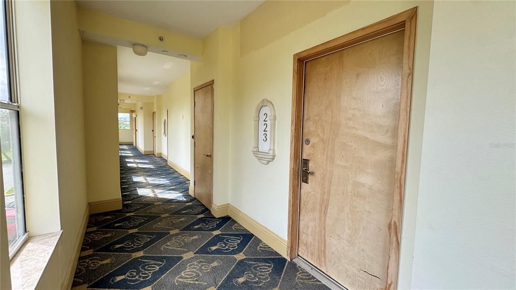 For Sale: $220,000 (2 beds, 2 baths, 1250 Square Feet)
