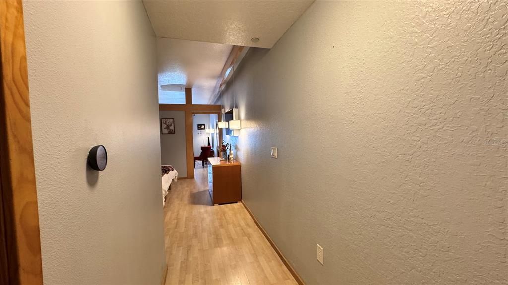 For Sale: $220,000 (2 beds, 2 baths, 1250 Square Feet)