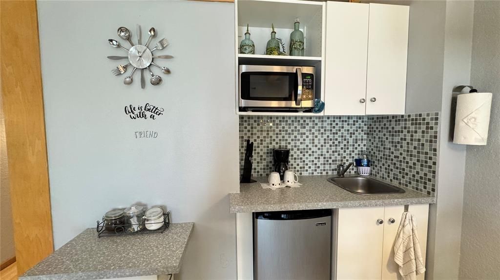 For Sale: $220,000 (2 beds, 2 baths, 1250 Square Feet)