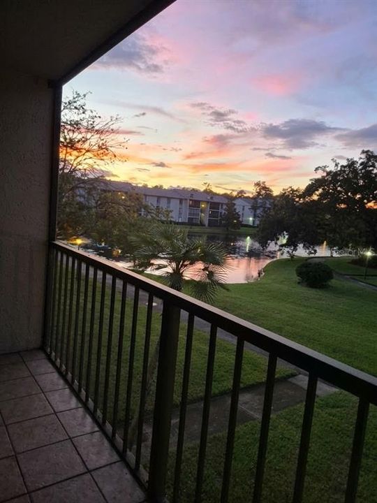 En Venta: $165,000 (2 camas, 2 baños, 975 Pies cuadrados)