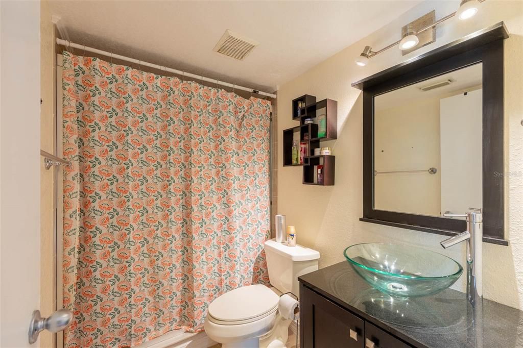 En Venta: $165,000 (2 camas, 2 baños, 975 Pies cuadrados)