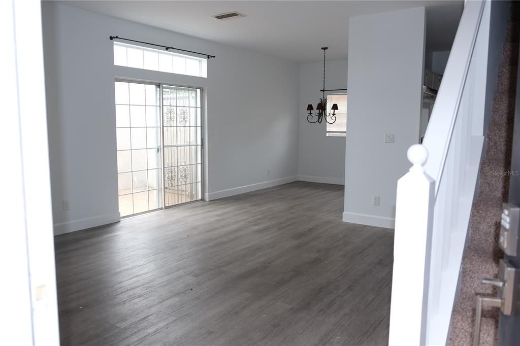 En Venta: $329,000 (2 camas, 2 baños, 1120 Pies cuadrados)