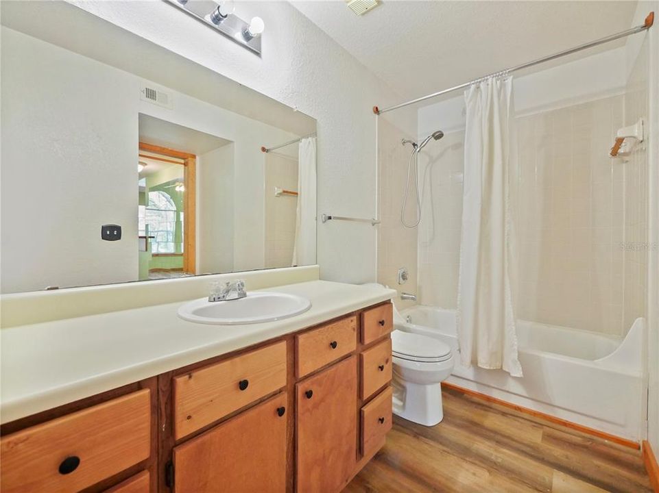 На продажу: $145,000 (2 спален, 2 ванн, 934 Квадратных фут)