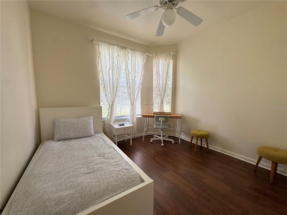 На продажу: $225,000 (3 спален, 2 ванн, 1276 Квадратных фут)