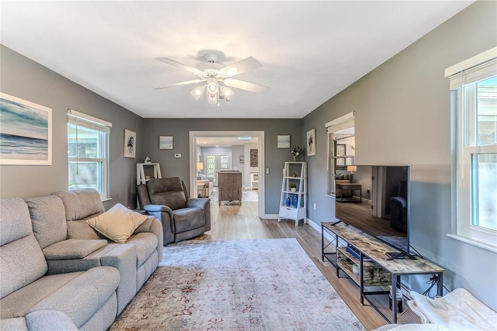Active With Contract: $275,000 (2 beds, 2 baths, 1742 Square Feet)