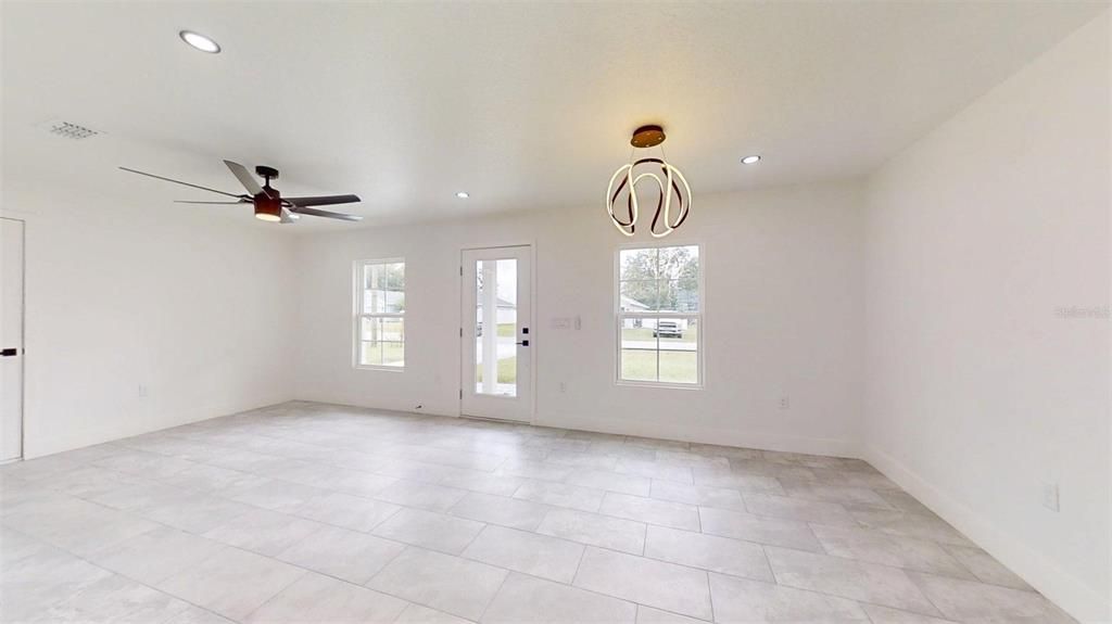 En Venta: $245,000 (3 camas, 2 baños, 1024 Pies cuadrados)