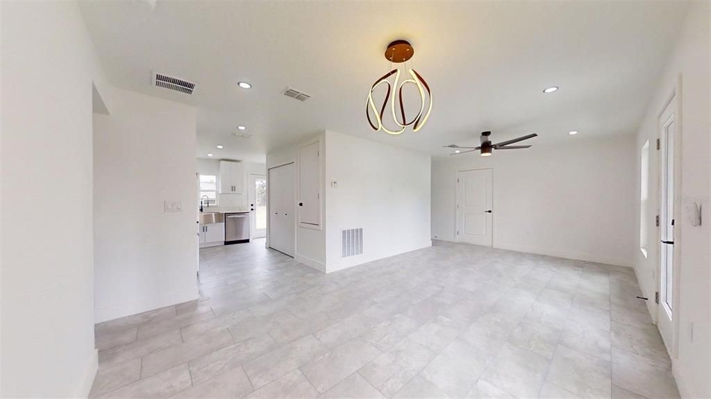 En Venta: $245,000 (3 camas, 2 baños, 1024 Pies cuadrados)