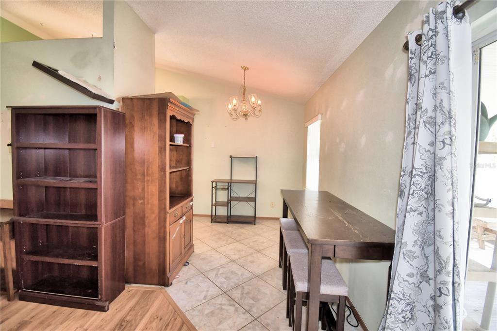 En Venta: $254,900 (3 camas, 2 baños, 1249 Pies cuadrados)
