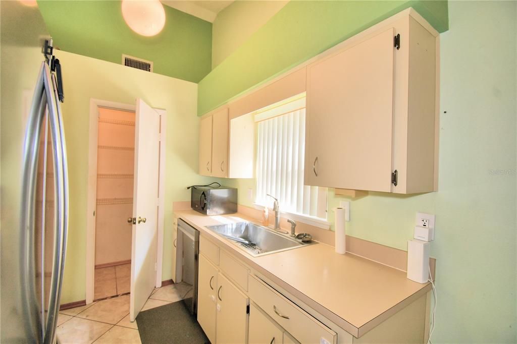 En Venta: $254,900 (3 camas, 2 baños, 1249 Pies cuadrados)