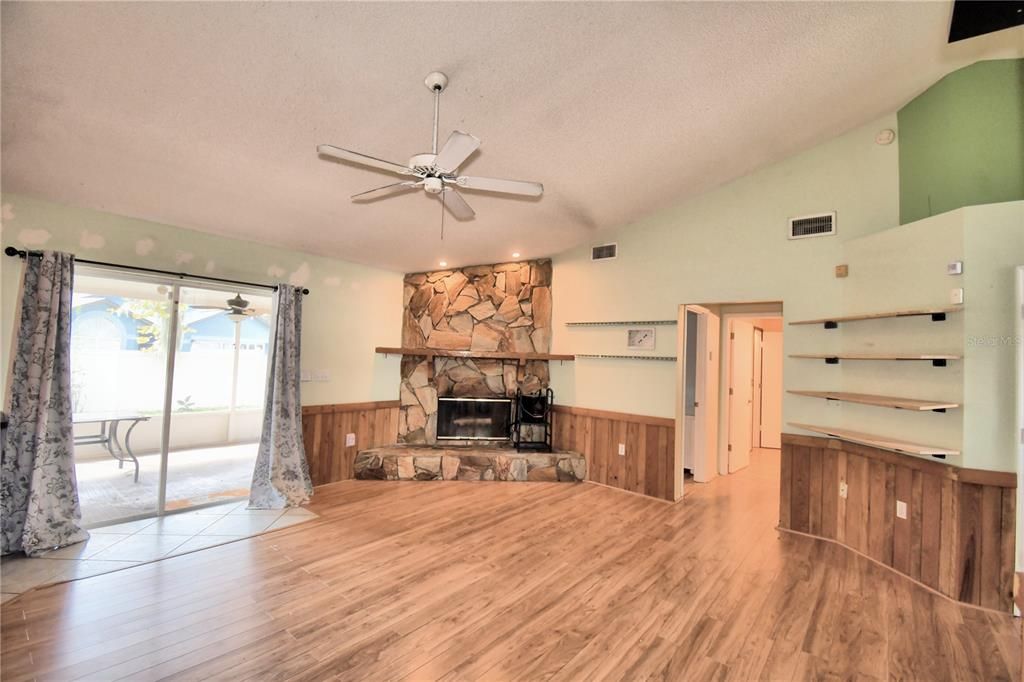 En Venta: $254,900 (3 camas, 2 baños, 1249 Pies cuadrados)