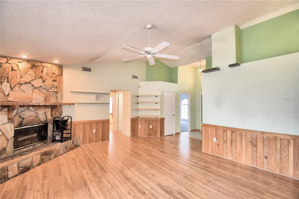 En Venta: $254,900 (3 camas, 2 baños, 1249 Pies cuadrados)