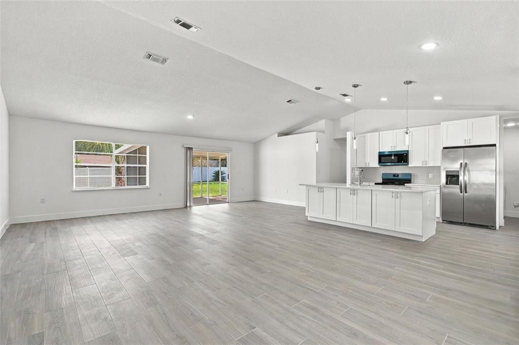 En Venta: $349,900 (3 camas, 2 baños, 1386 Pies cuadrados)
