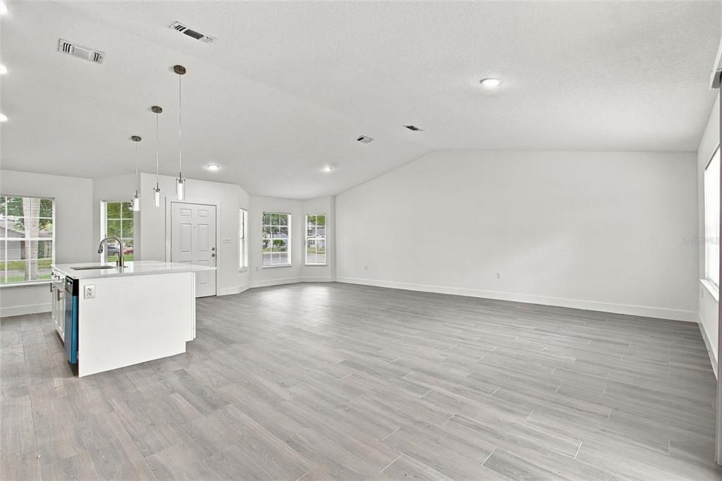 En Venta: $349,900 (3 camas, 2 baños, 1386 Pies cuadrados)