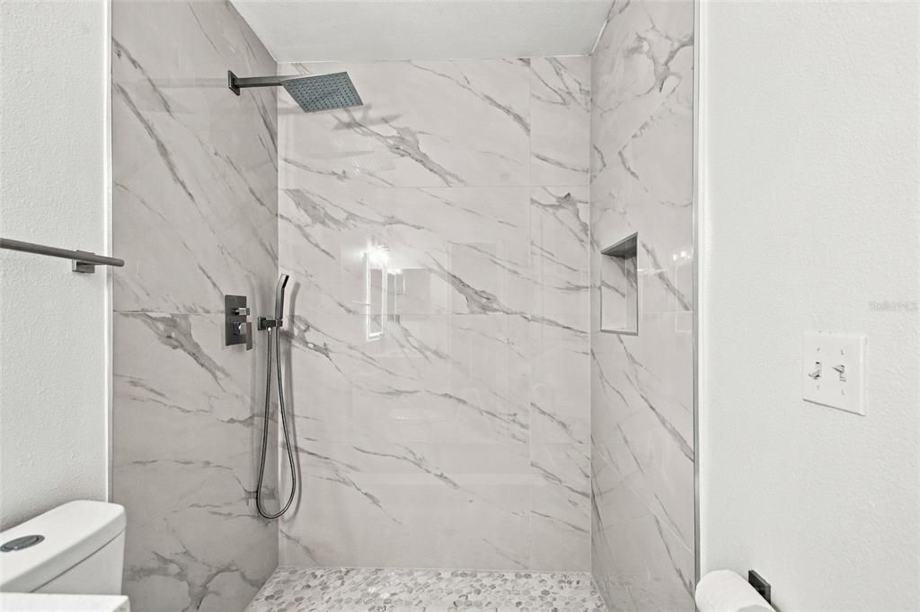 En Venta: $349,900 (3 camas, 2 baños, 1386 Pies cuadrados)
