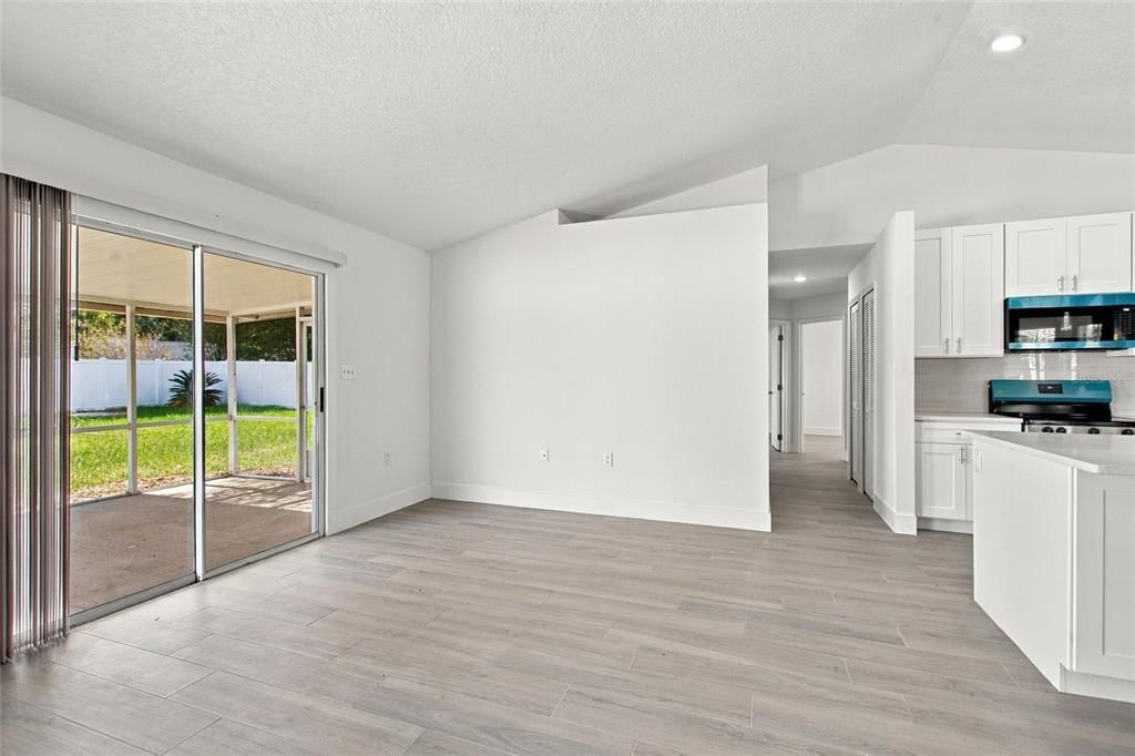 En Venta: $349,900 (3 camas, 2 baños, 1386 Pies cuadrados)