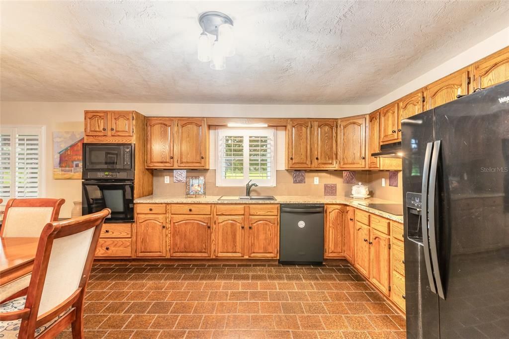 En Venta: $849,900 (3 camas, 2 baños, 2492 Pies cuadrados)