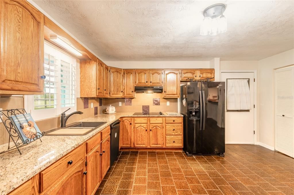 En Venta: $849,900 (3 camas, 2 baños, 2492 Pies cuadrados)
