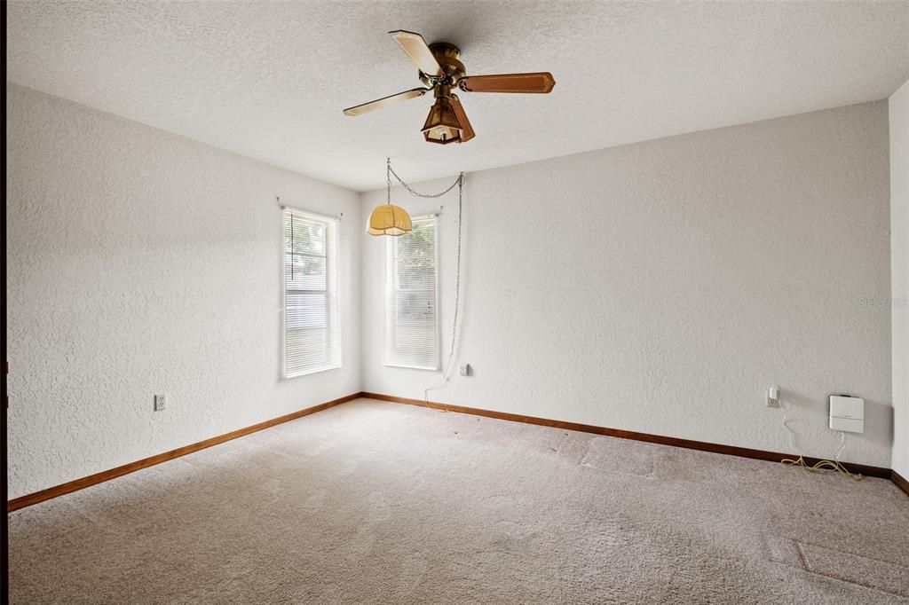 En Venta: $270,000 (3 camas, 2 baños, 1763 Pies cuadrados)