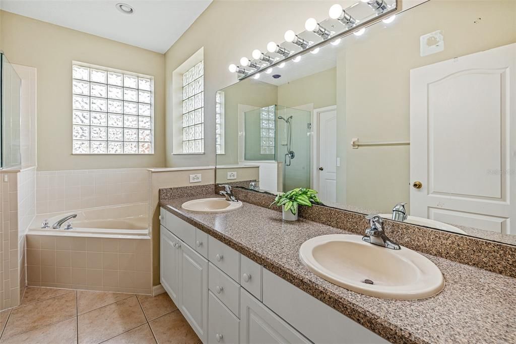 For Sale: $450,000 (3 beds, 2 baths, 1810 Square Feet)
