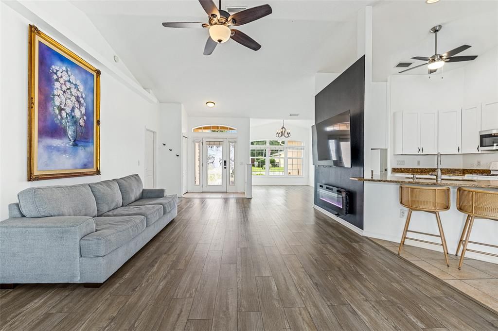For Sale: $450,000 (3 beds, 2 baths, 1810 Square Feet)