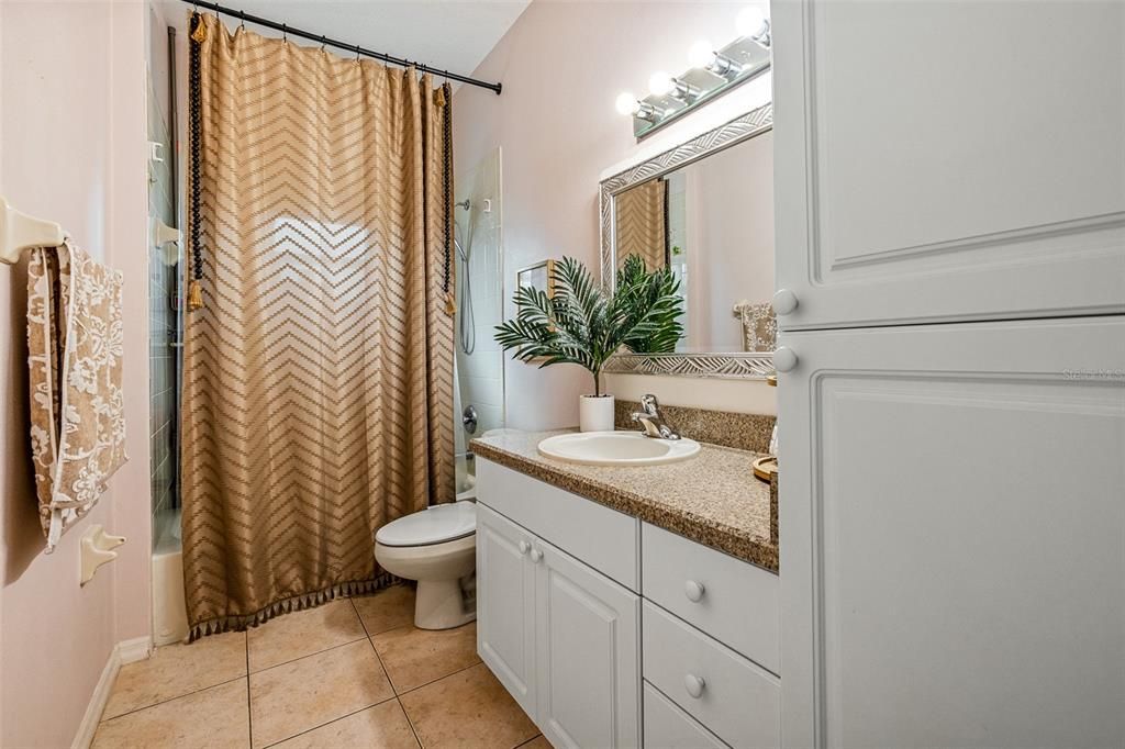 For Sale: $450,000 (3 beds, 2 baths, 1810 Square Feet)