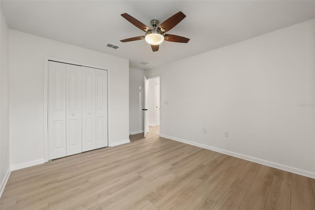 En Venta: $369,900 (4 camas, 3 baños, 2626 Pies cuadrados)