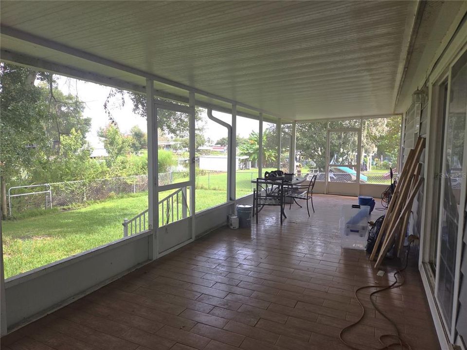 For Sale: $225,000 (3 beds, 2 baths, 1305 Square Feet)