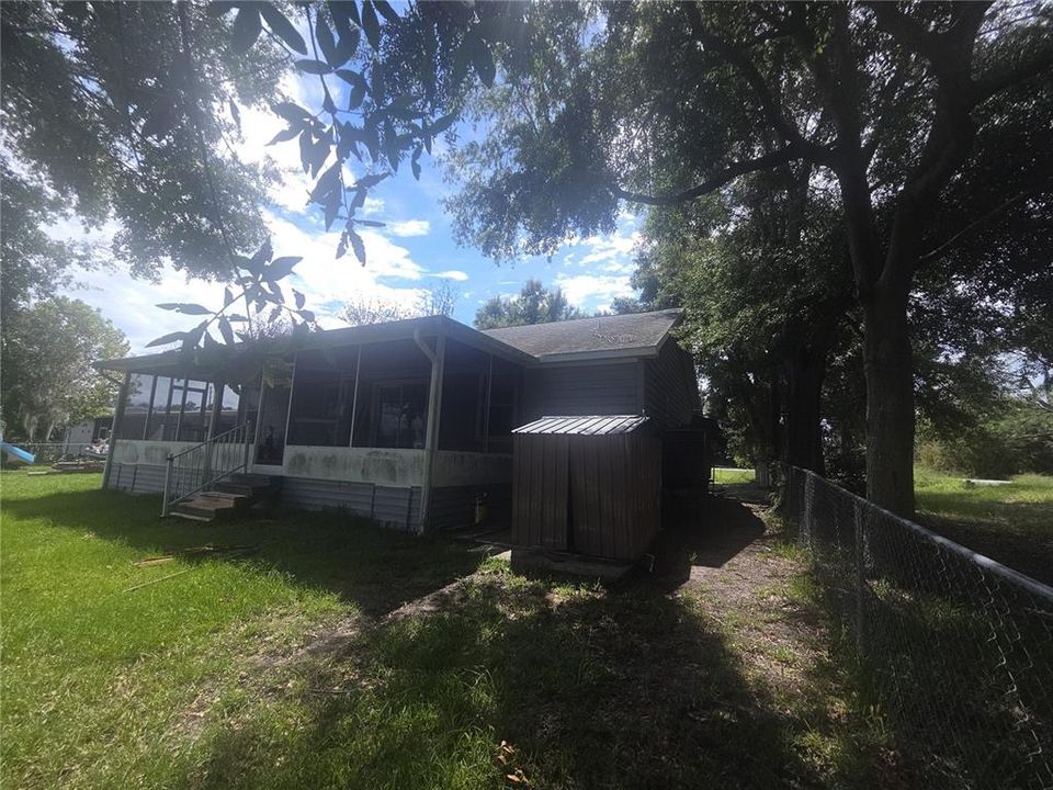For Sale: $225,000 (3 beds, 2 baths, 1305 Square Feet)
