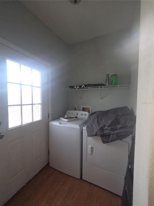For Sale: $225,000 (3 beds, 2 baths, 1305 Square Feet)