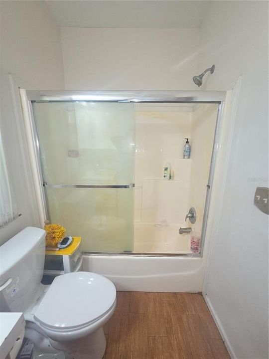 For Sale: $225,000 (3 beds, 2 baths, 1305 Square Feet)