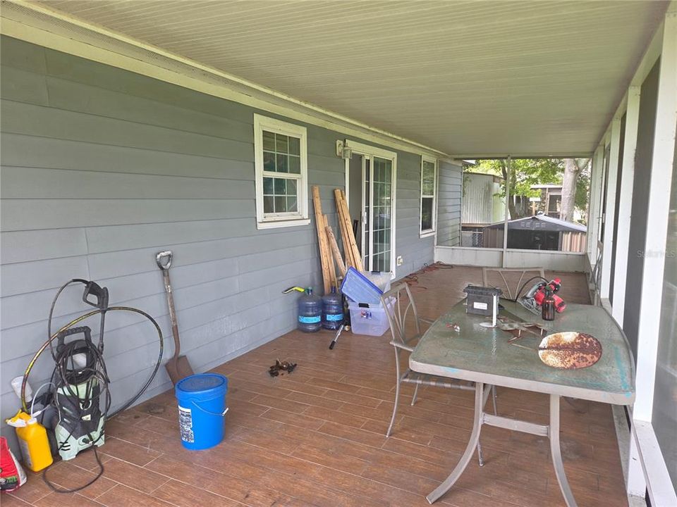 For Sale: $225,000 (3 beds, 2 baths, 1305 Square Feet)