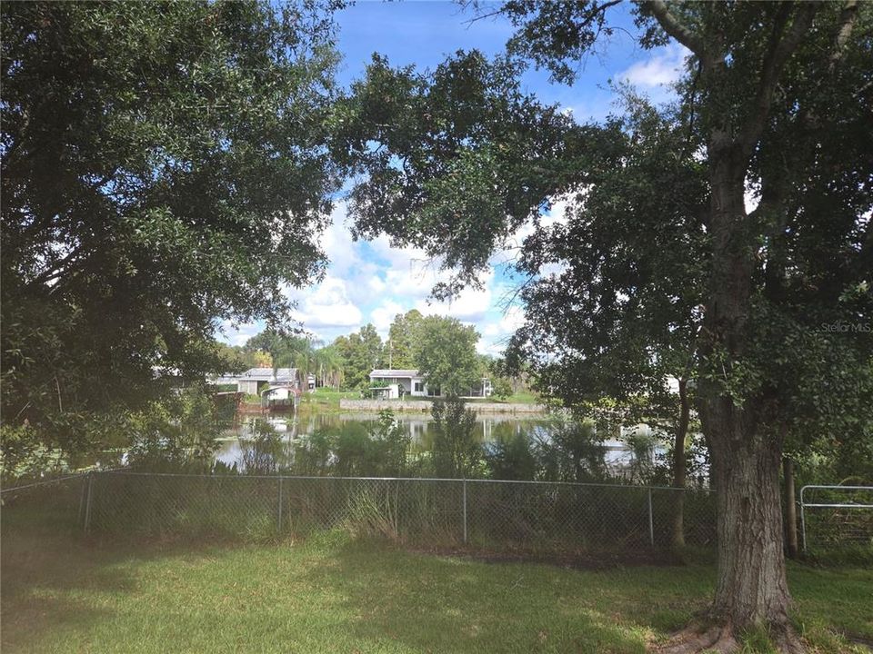 For Sale: $225,000 (3 beds, 2 baths, 1305 Square Feet)