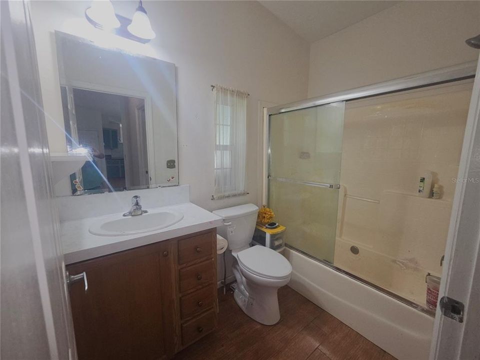 For Sale: $225,000 (3 beds, 2 baths, 1305 Square Feet)