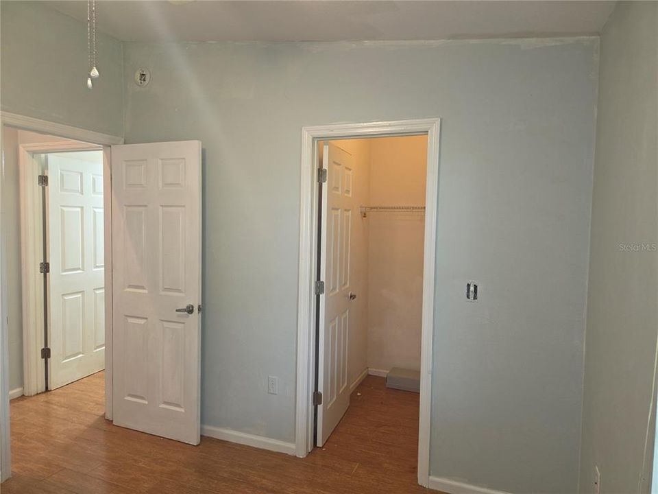 For Sale: $225,000 (3 beds, 2 baths, 1305 Square Feet)