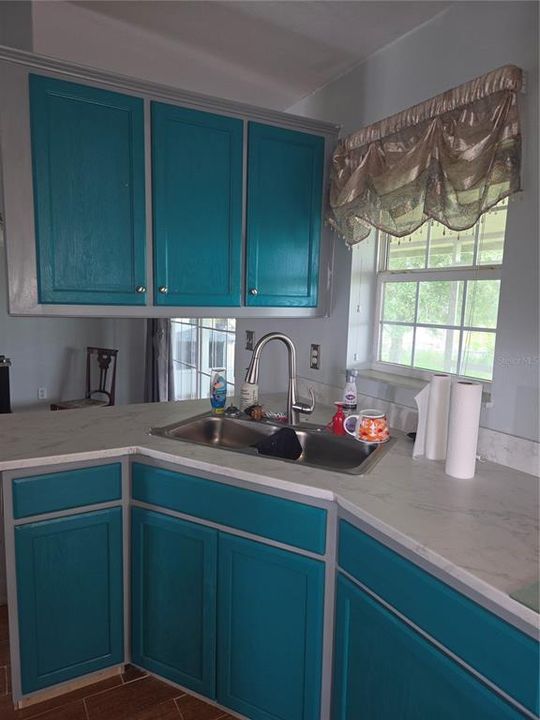 For Sale: $225,000 (3 beds, 2 baths, 1305 Square Feet)