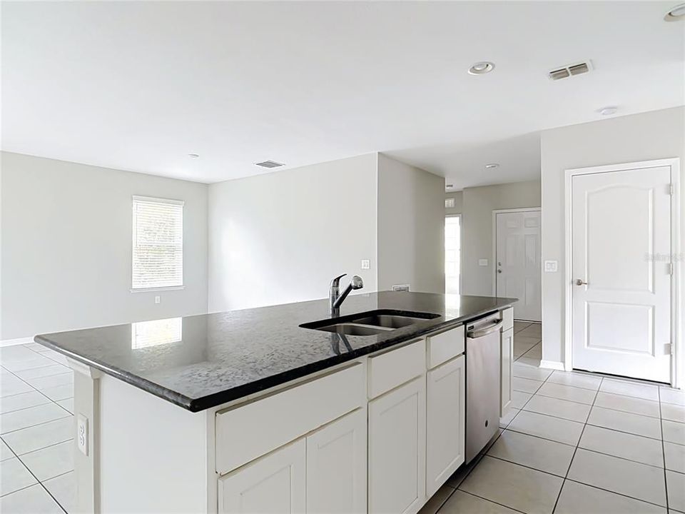 En Venta: $264,900 (3 camas, 2 baños, 1606 Pies cuadrados)