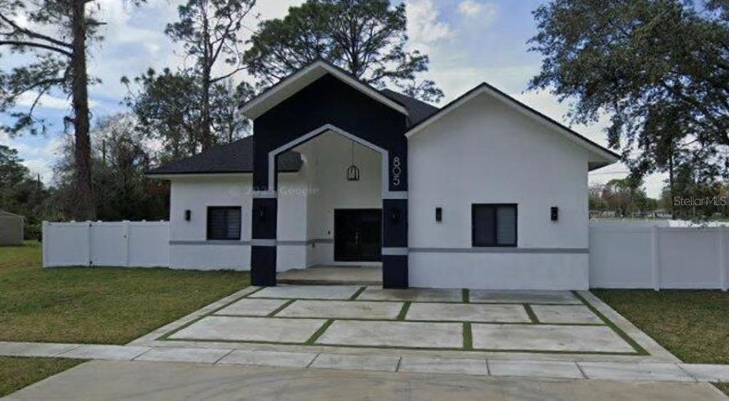 En Renta: $2,400 (3 camas, 2 baños, 2282 Pies cuadrados)