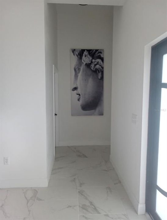 En Renta: $2,400 (3 camas, 2 baños, 2282 Pies cuadrados)