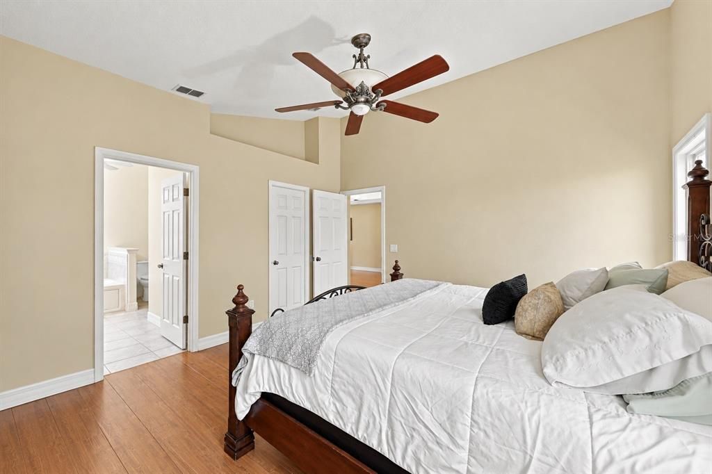 Activo con contrato: $440,000 (3 camas, 2 baños, 1843 Pies cuadrados)