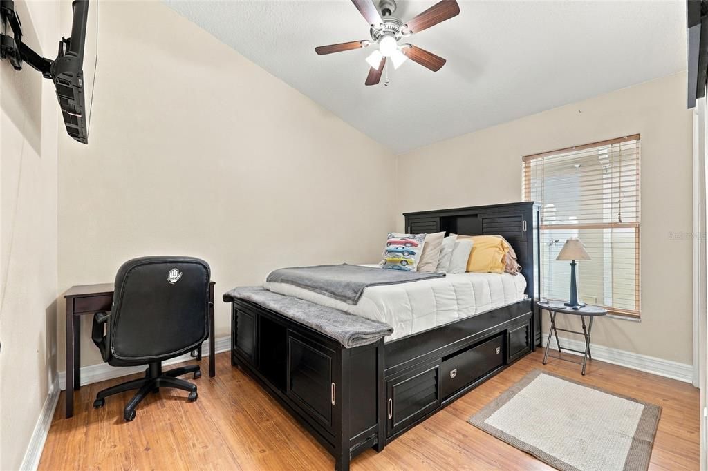 Activo con contrato: $440,000 (3 camas, 2 baños, 1843 Pies cuadrados)