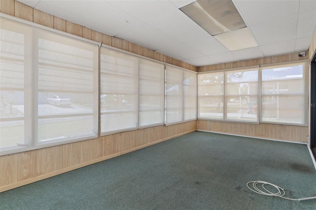 На продажу: $152,900 (2 спален, 2 ванн, 1152 Квадратных фут)