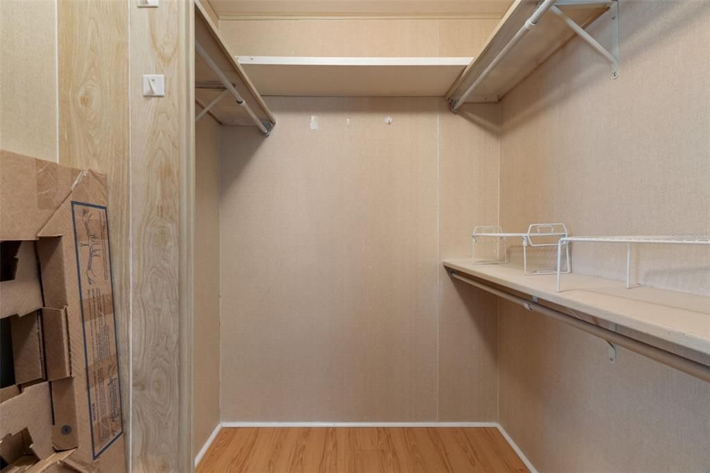 На продажу: $152,900 (2 спален, 2 ванн, 1152 Квадратных фут)