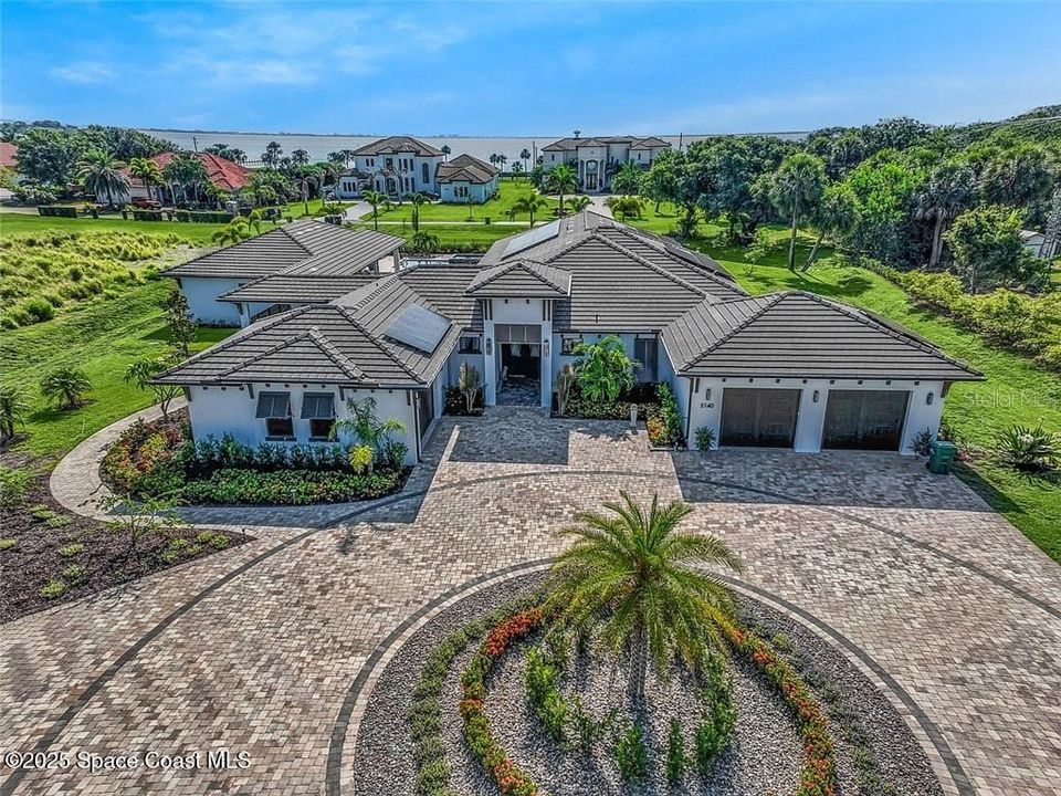 На продажу: $2,200,000 (4 спален, 5 ванн, 4188 Квадратных фут)